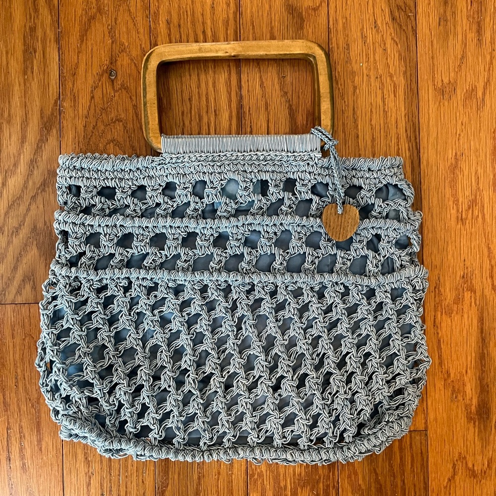 ⚠️ 5/25$ Blue crocheted purse w/bamboo handles and wooden heart purse tag/charm